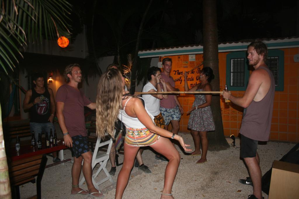 The Yak Hostel Playa del Carmen Exteriör bild