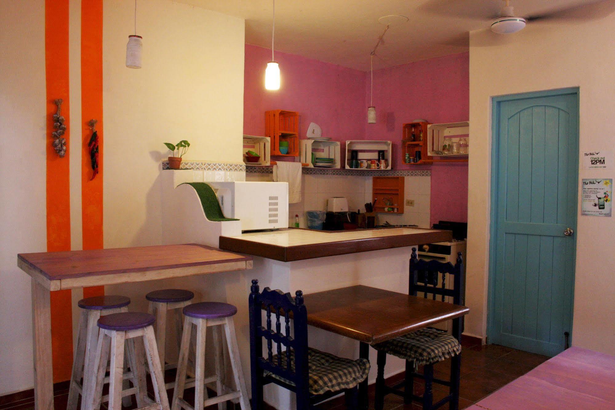 The Yak Hostel Playa del Carmen Exteriör bild
