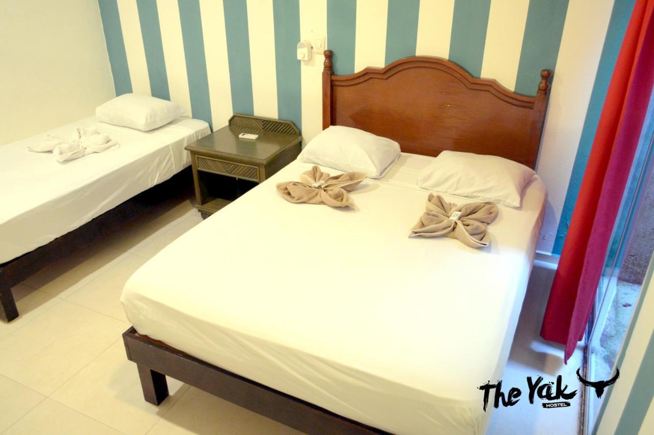 The Yak Hostel Playa del Carmen Exteriör bild