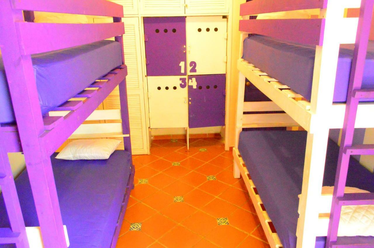 The Yak Hostel Playa del Carmen Exteriör bild
